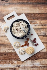Cranberry Pecan Spread | Crumbs and Chaos #appetizer #Thanksgiving www.crumbsandchaos.ne