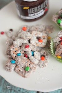 Easy Chocolate Snack Mix | Crumbs and Chaos #snackmix #HersheysHeroes #SpreadPossibilities www.crumbsandchaos.dreamhosters.com