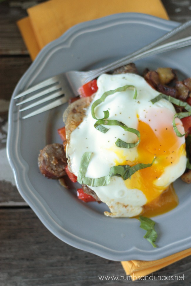 Brat Breakfast Hash | recipe by Crumbs and Chaos #SausageFamily