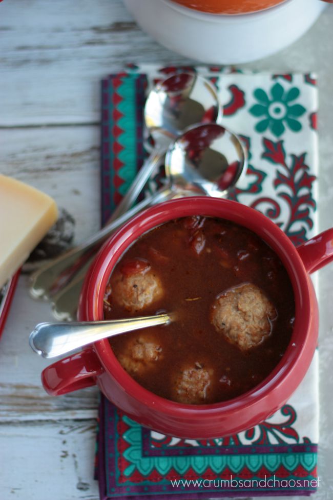 Easy Italian Meatball Soup | recipe on www.crumbsandchaos.dreamhosters.com