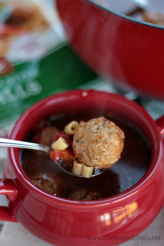 Easy Italian Meatball Soup | recipe on www.crumbsandchaos.dreamhosters.com